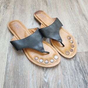 Juil Grounding Women's Black Leather Sandals Size 9